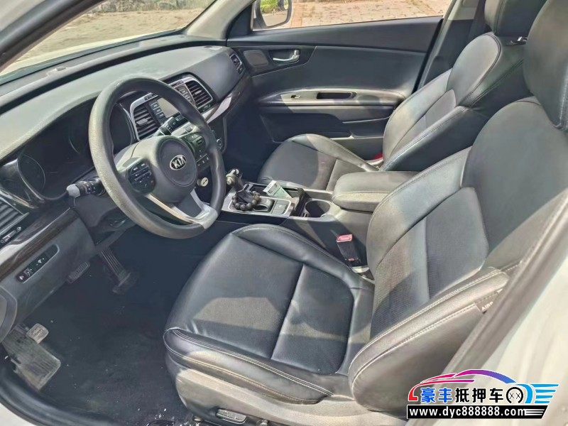 16年起亚K4轿车抵押车出售