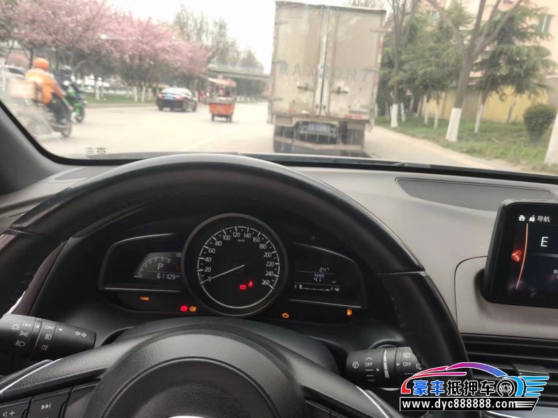 18年马自达CX-4轿车抵押车出售