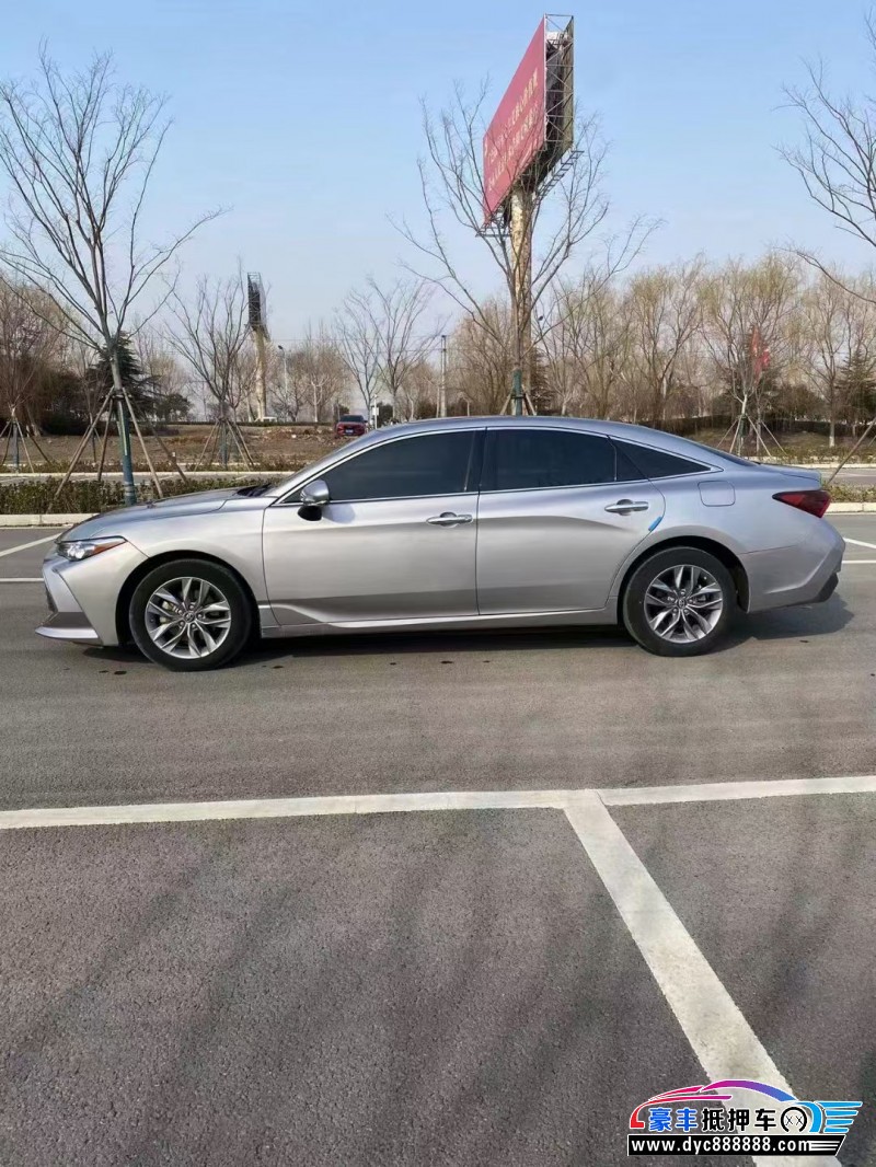 20年丰田亚洲龙轿车抵押车出售