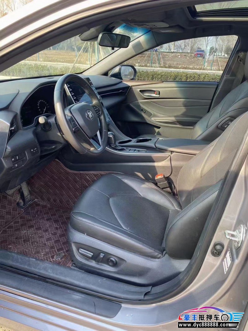 20年丰田亚洲龙轿车抵押车出售