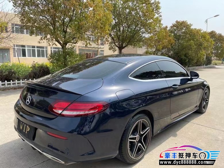 21年奔驰C轿车抵押车出售