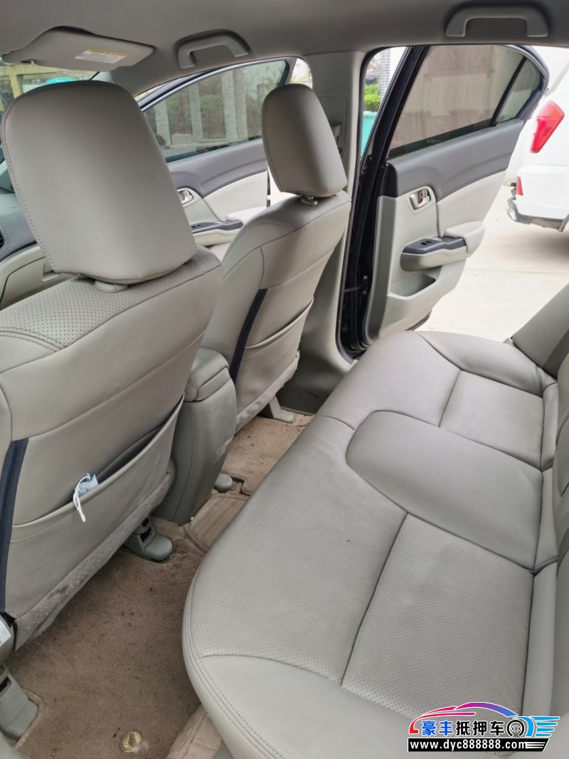 12年本田思域轿车抵押车出售