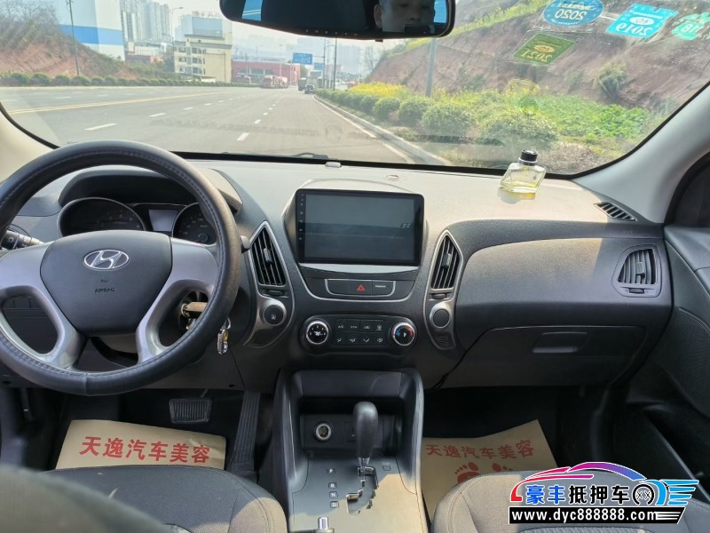 15年现代ix35轿车抵押车出售