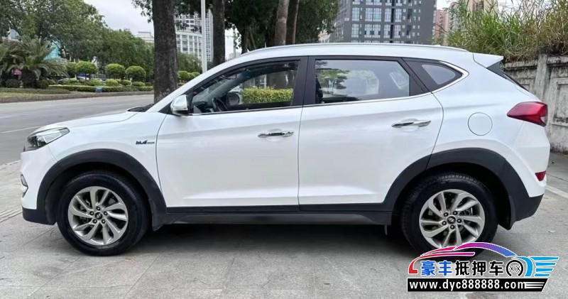 16年现代途胜轿车抵押车出售