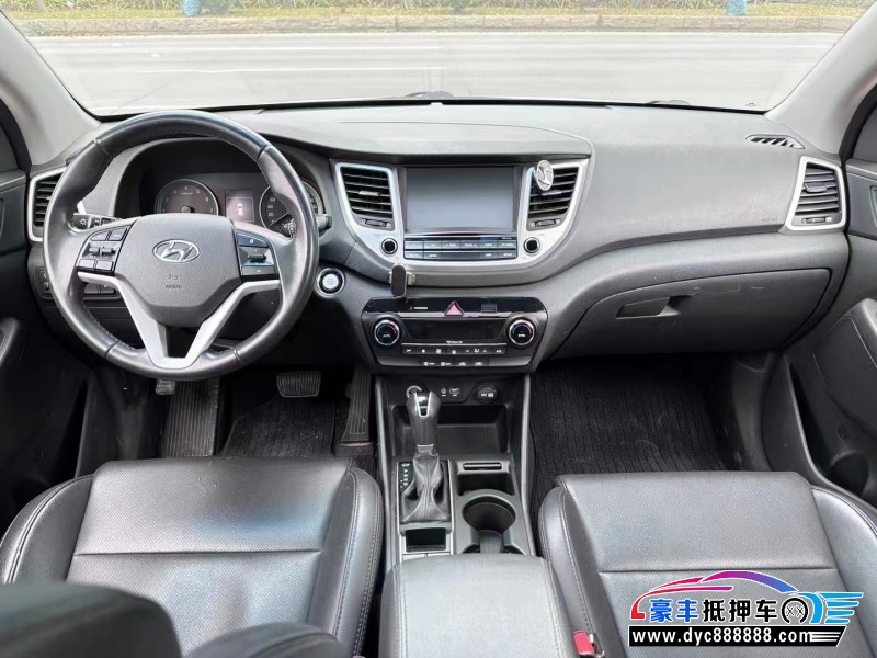 16年现代途胜轿车抵押车出售