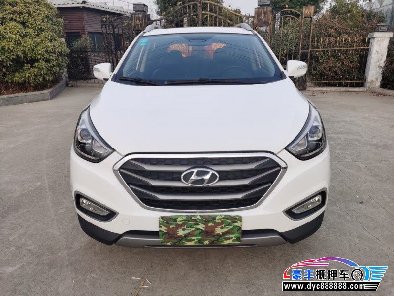 17年现代ix35轿车抵押车出售