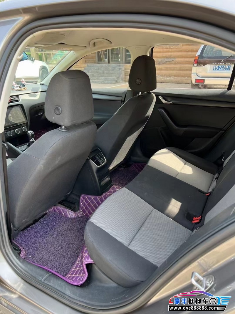 18年斯柯达明锐轿车抵押车出售