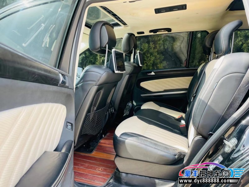 12年奔驰GL轿车抵押车出售