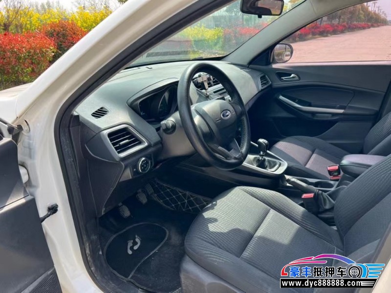 19年福特福睿斯轿车抵押车出售