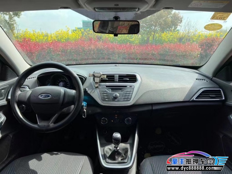 19年福特福睿斯轿车抵押车出售