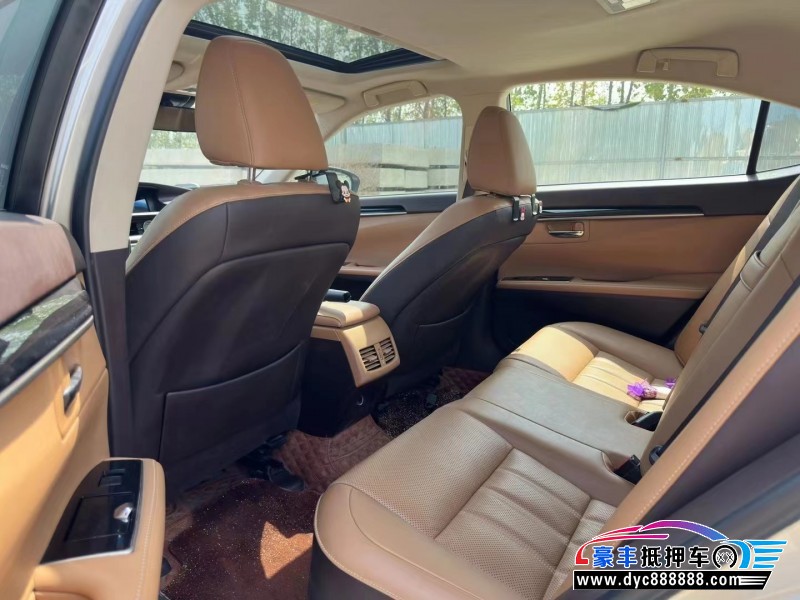 16年雷克萨斯ES轿车抵押车出售