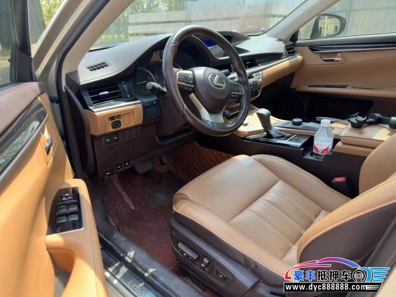 16年雷克萨斯ES轿车抵押车出售