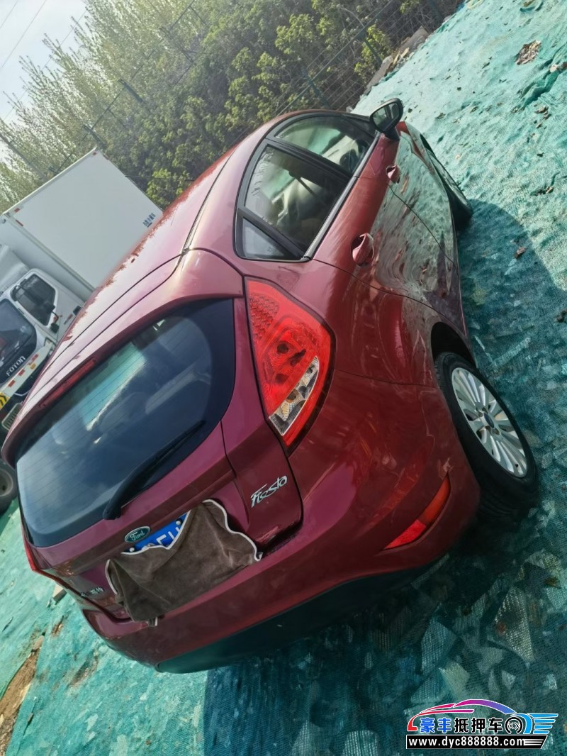 12年福特嘉年华轿车抵押车出售