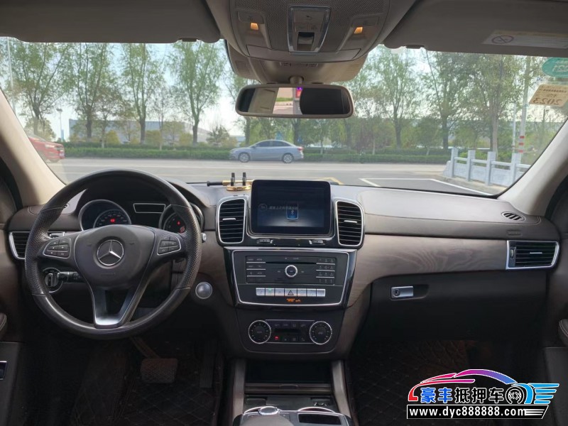 17年奔驰GLE轿车抵押车出售