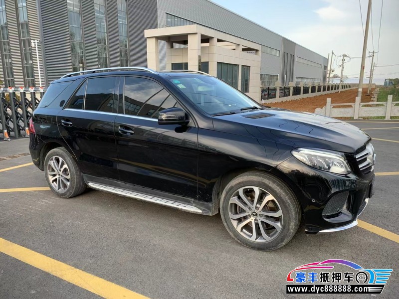 17年奔驰GLE轿车抵押车出售