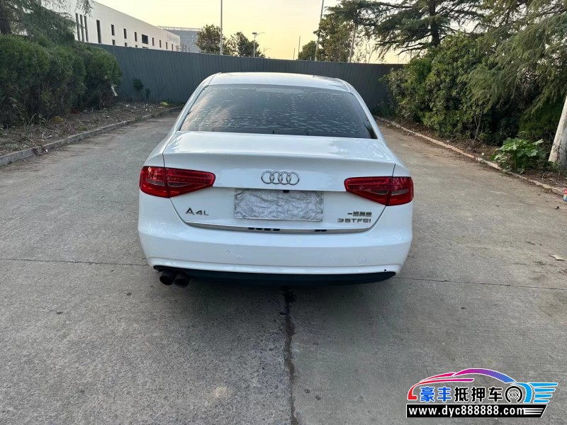 14年奥迪A4轿车抵押车出售