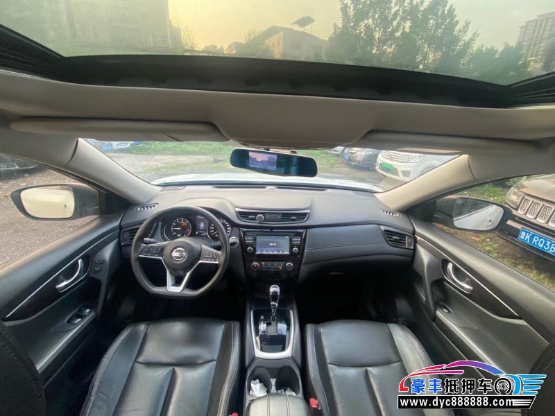 18年日产奇骏轿车抵押车出售