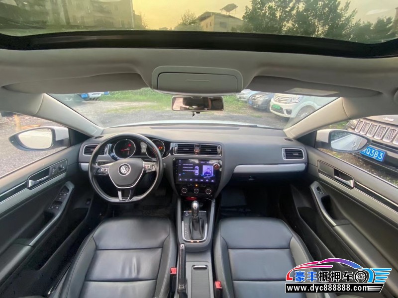 17年大众速腾轿车抵押车出售