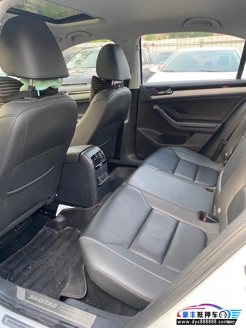 17年大众速腾轿车抵押车出售