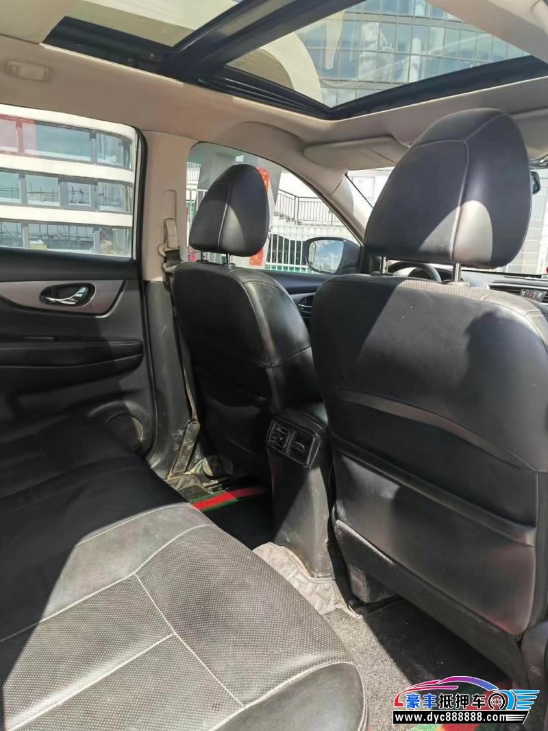 16年日产奇骏SUV抵押车出售