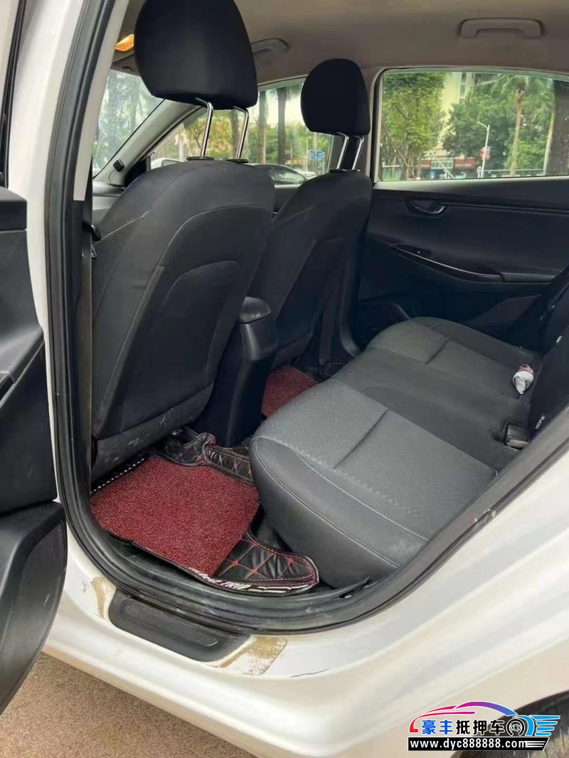 19年现代悦动轿车抵押车出售