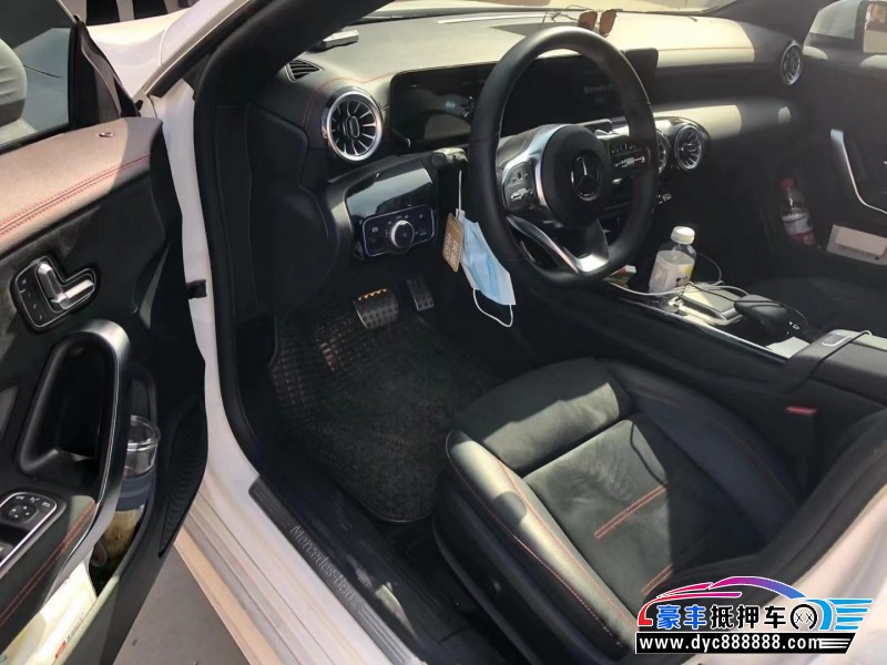 22年奔驰CLA级SUV抵押车出售