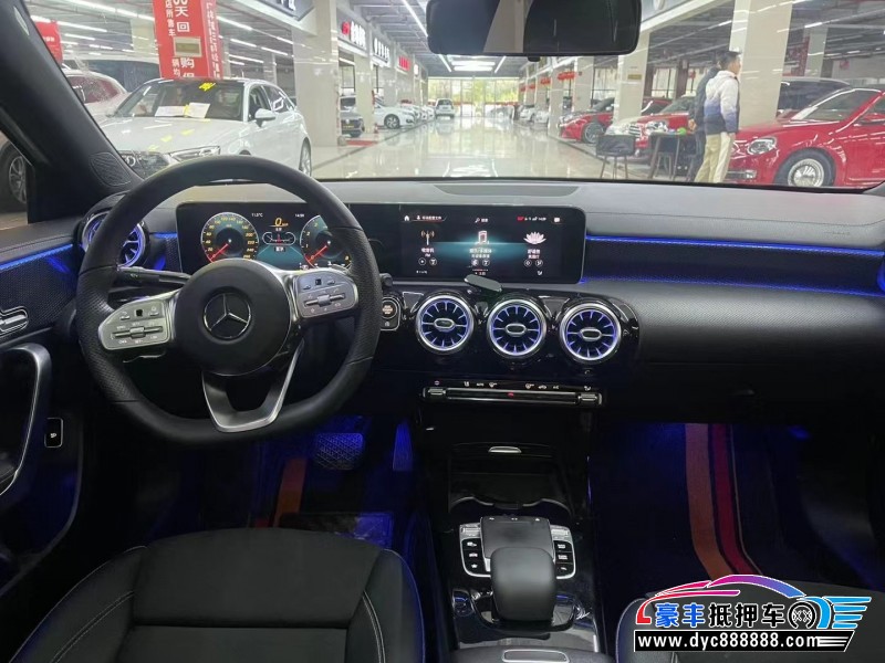 20年奔驰A轿车抵押车出售