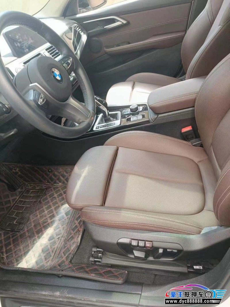 20年宝马1系轿车抵押车出售