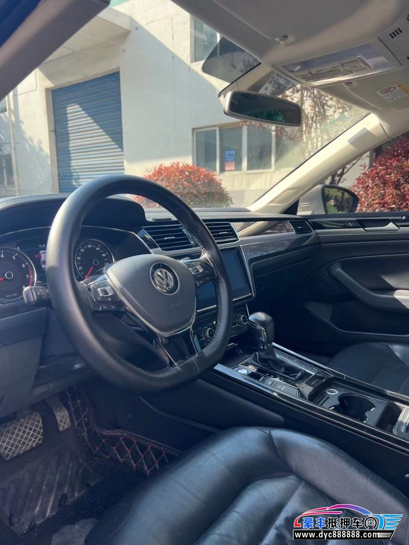 18年大众辉昂轿车抵押车出售