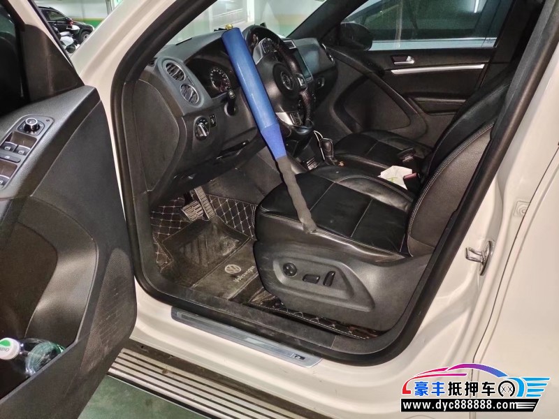 13年大众途威轿车抵押车出售