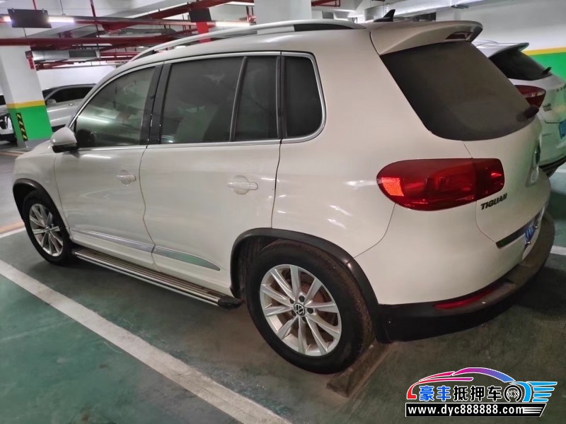 13年大众途威轿车抵押车出售