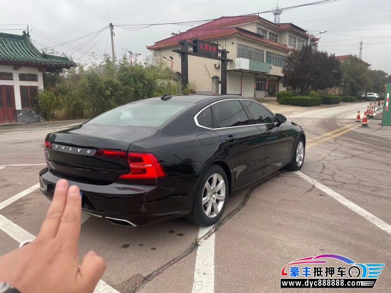 17年沃尔沃S90轿车抵押车出售