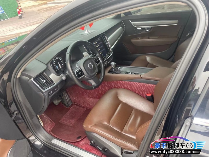 17年沃尔沃S90轿车抵押车出售