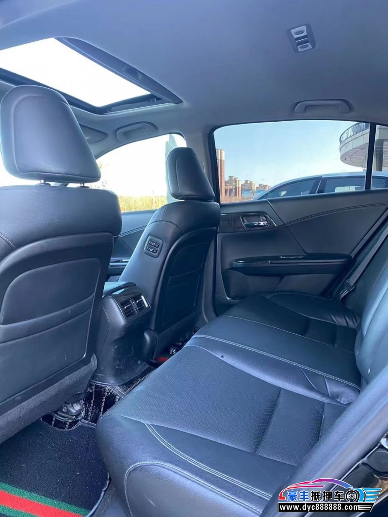 16年本田雅阁轿车抵押车出售