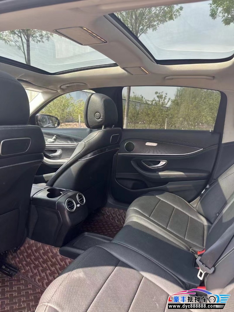 17年奔驰E轿车抵押车出售