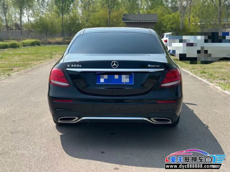 17年奔驰E轿车抵押车出售