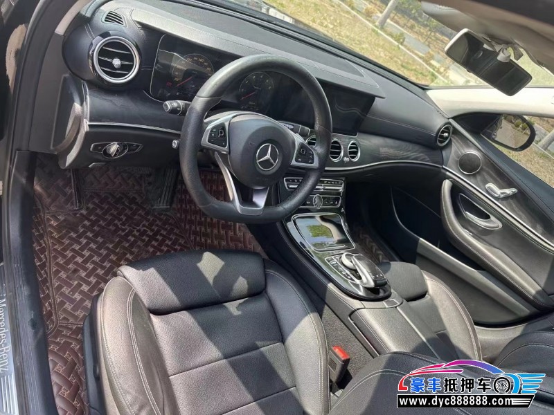 17年奔驰E轿车抵押车出售