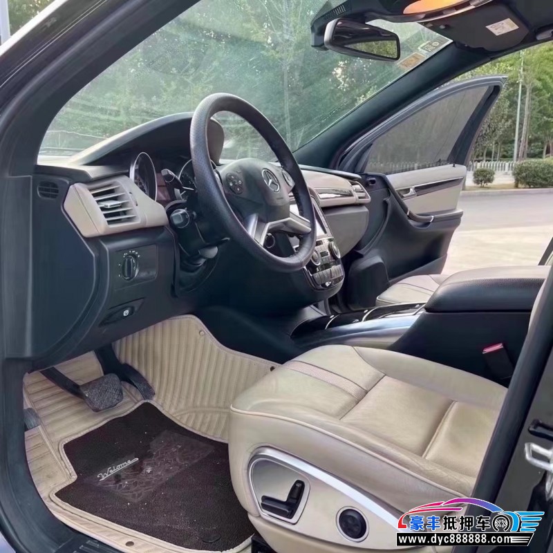 15年奔驰R级轿车抵押车出售