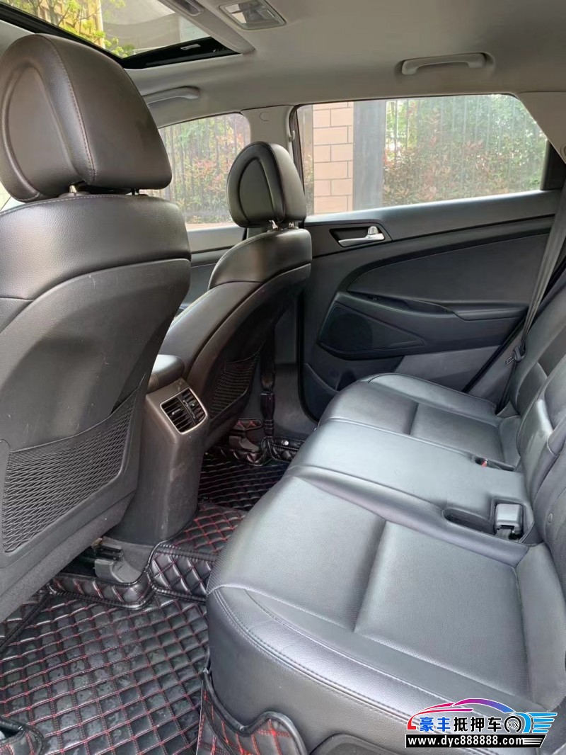 16年现代途胜轿车抵押车出售