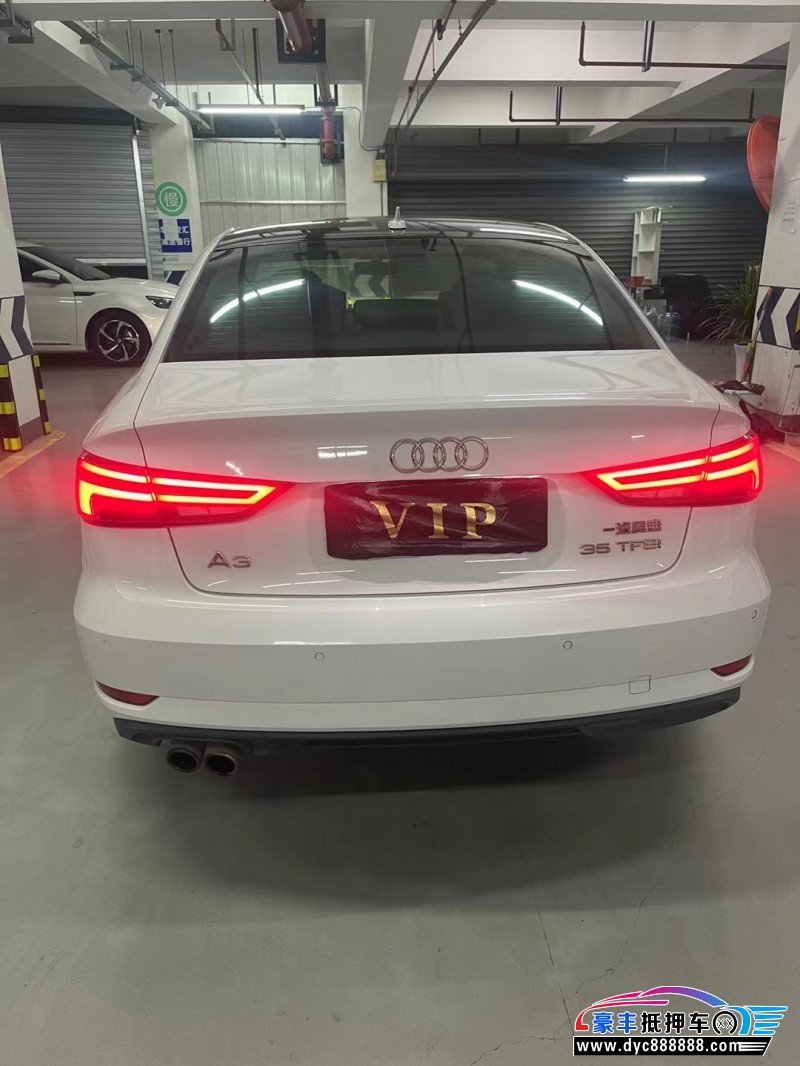 18年奥迪A3轿车抵押车出售