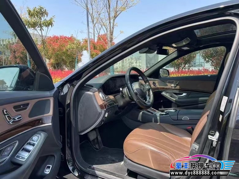 18年奔驰S级轿车抵押车出售