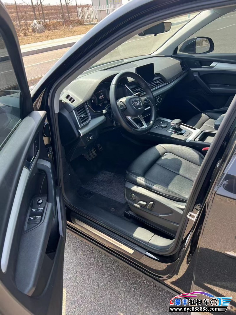 19年奥迪Q5轿车抵押车出售