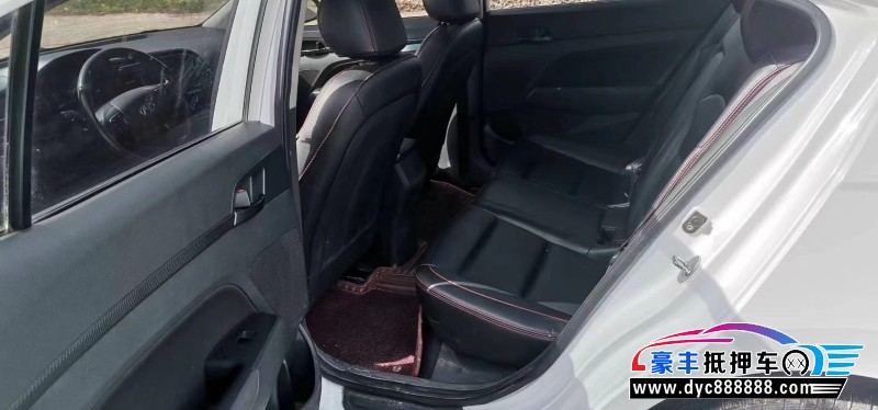 17年现代领动轿车抵押车出售