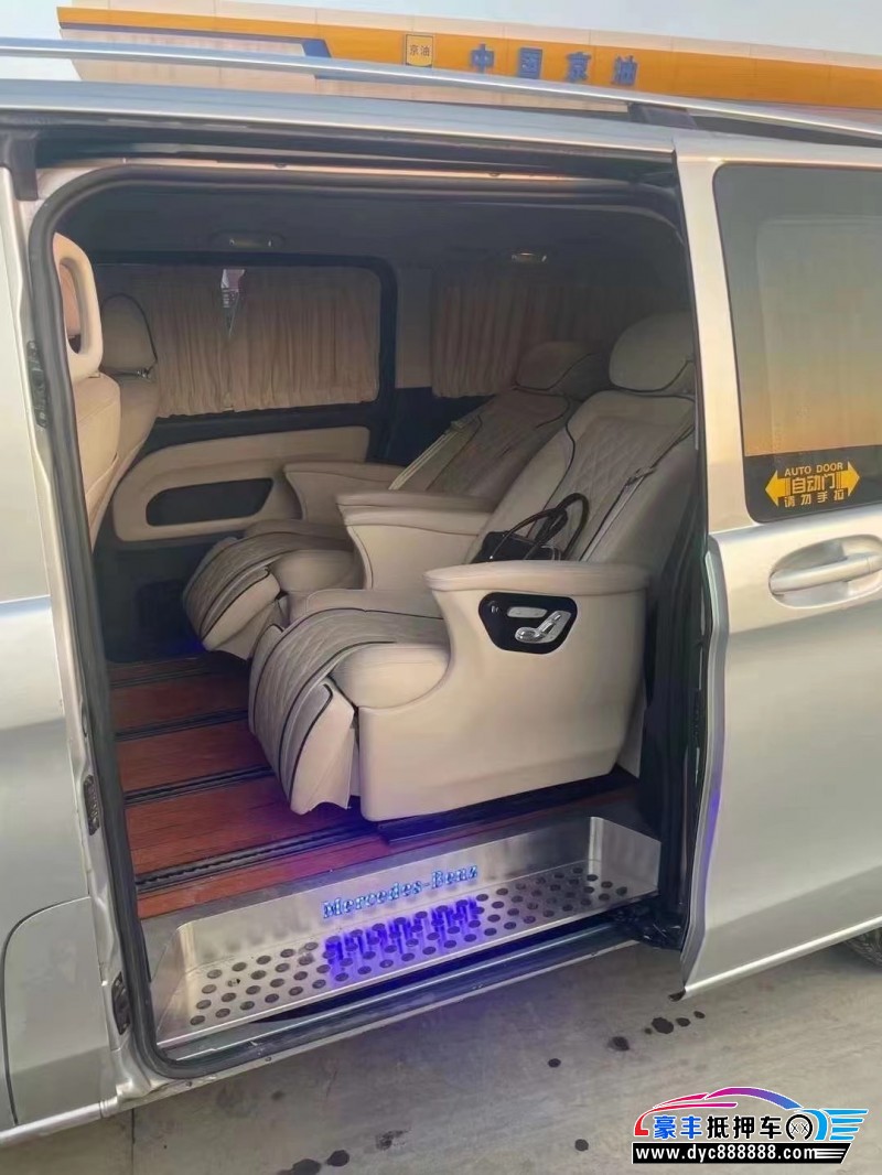 17年奔驰威霆MPV抵押车出售