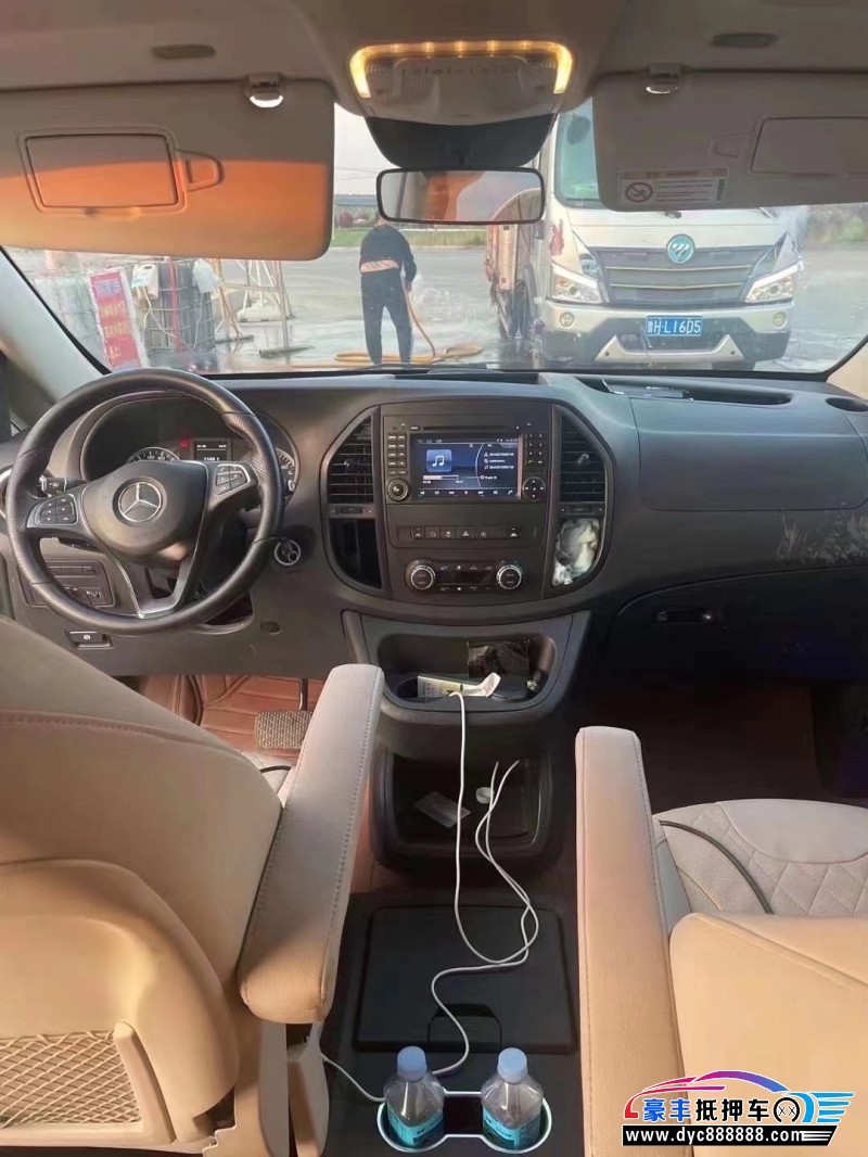 17年奔驰威霆MPV抵押车出售