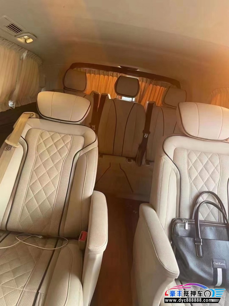 17年奔驰威霆MPV抵押车出售