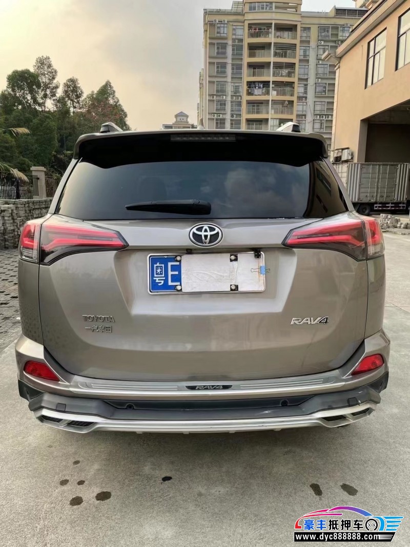 16年丰田RAV4荣放轿车抵押车出售