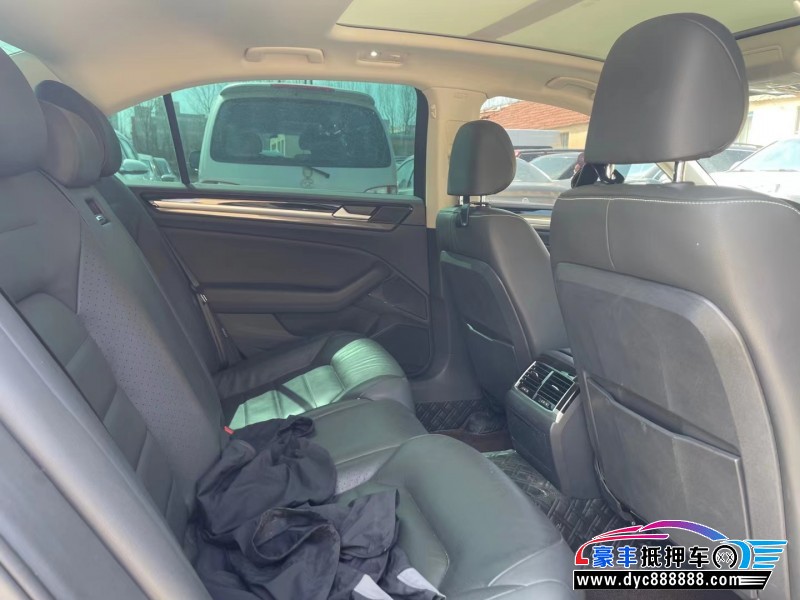 17年大众辉昂轿车抵押车出售