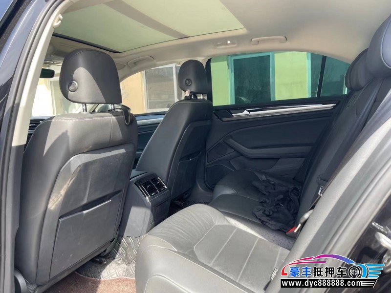 17年大众辉昂轿车抵押车出售