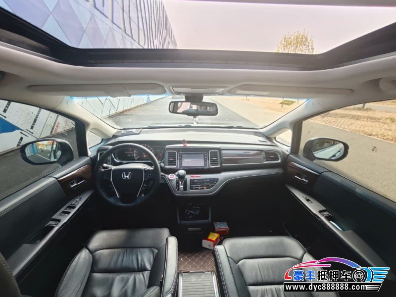 18年本田艾力绅轿车抵押车出售